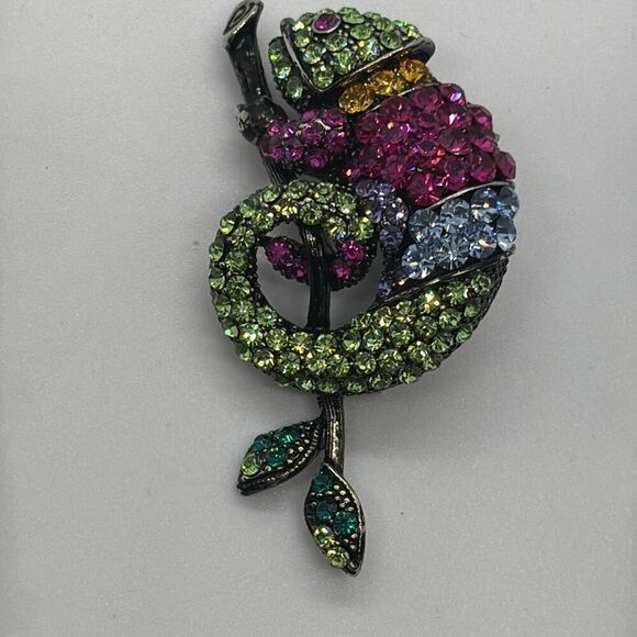 Vintage OPC KR signed iguana pin/pendant crystal rainbow lizard necklace - Picture 8 of 9
